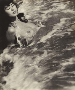 foxesinbreeches:  Nude in Water by Yoshiyuki