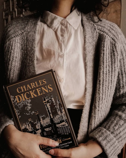 Instagram:talesbytheshireInstagram:canterburyclassicsInstagram:orbitingpluto.coInstagram:sparklefrombooks.shop