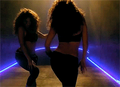 ashburtonboy:  Beyoncé &amp; Shakira l Beautiful Liar 