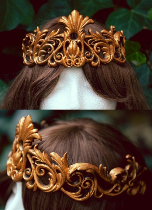 sosuperawesome:Crowns / Hair Accessories / Lace CollarsLilif Ilane on Etsy