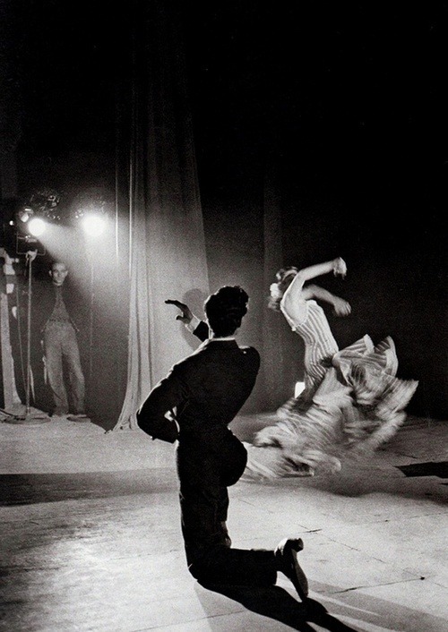 soyelfantasmadelasbragasrotas:  Flamenco Dancers por Man Ray, 1957