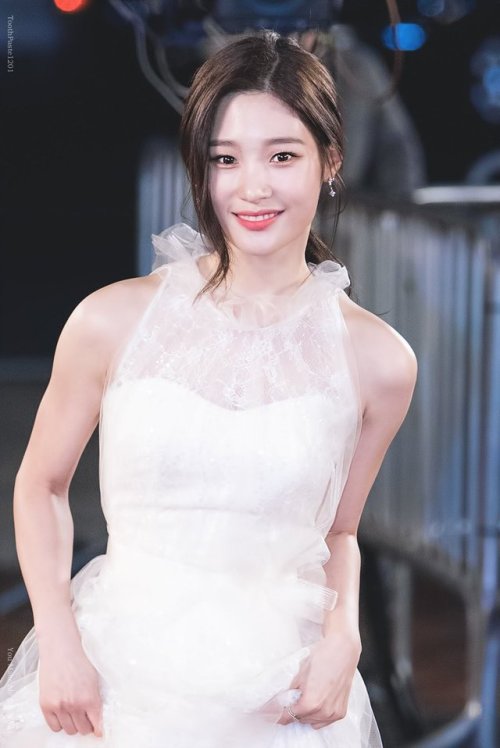 ChaeYeon (DIA) - SBS Drama Awards Red Carpet Pics