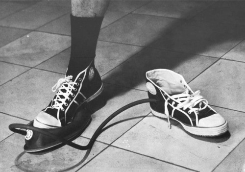 asalvadorsala:  How Van Elk inflates his left foot with his right one, 1969 #GervanElkhttps://www.instagram.com/p/CVkILZ_thdl/?utm_medium=tumblr