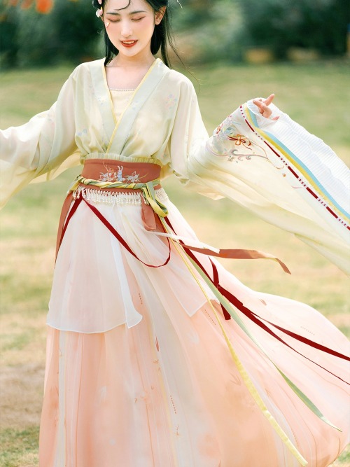 chinese hanfu by 昭华赋