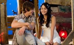 f4llinq-1n-r3v3rs3:  doinqlerman:  nutell4stic:starbvcks-queen:  kinda-perf:  insiq-nificant:  If you’ve forgotten about High School Musical, shame on you…  best couple. i miss old disney.  Lol my photo’s on my dash c: I’m no longer fr0zen—hbu