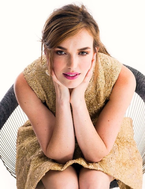 subtleelevation:Elizabeth Henstridge