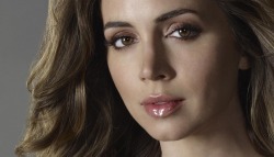 travisbierwagen:  Happy birthday Eliza Dushku!