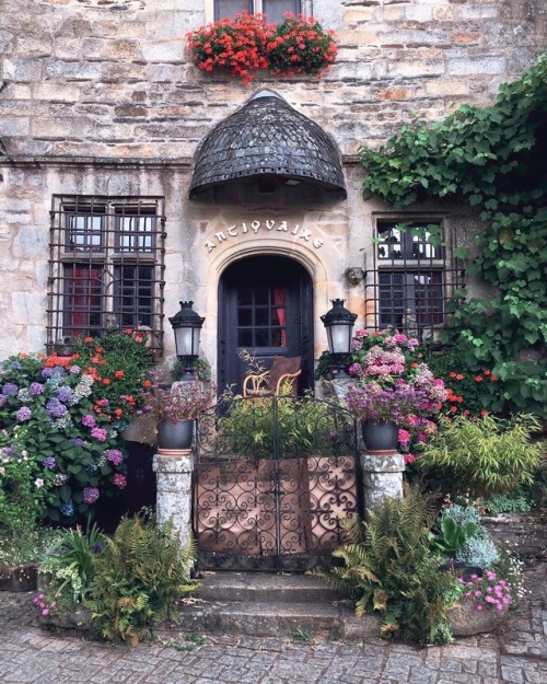 floralls:Charming streets of French village Rochefort-en-Terre by   natalie_wien  