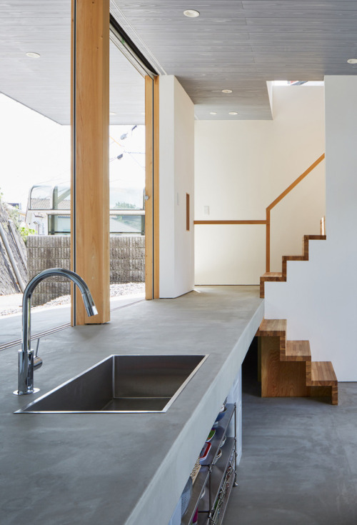 kazu721010:  Three Tiered Platforms House / ihrmkPhotos © Kenya Chiba