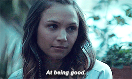 wayverlyhaught:  How about you tell me what you like best about Sheriff Haught? How ‘bout that?aka Waverly telling her dad what she likes most about her girlfriend ♥‿♥