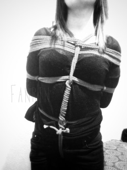 fanrin:  Random Friday rope. Happy new year!