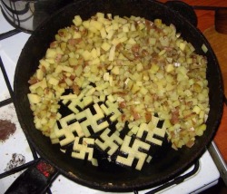 finofilipino:   Patatas fritas nazis en la sartén.    