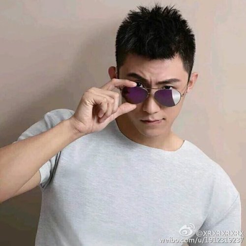 caothuhuong:  Huang JingYu Cr: on pic 