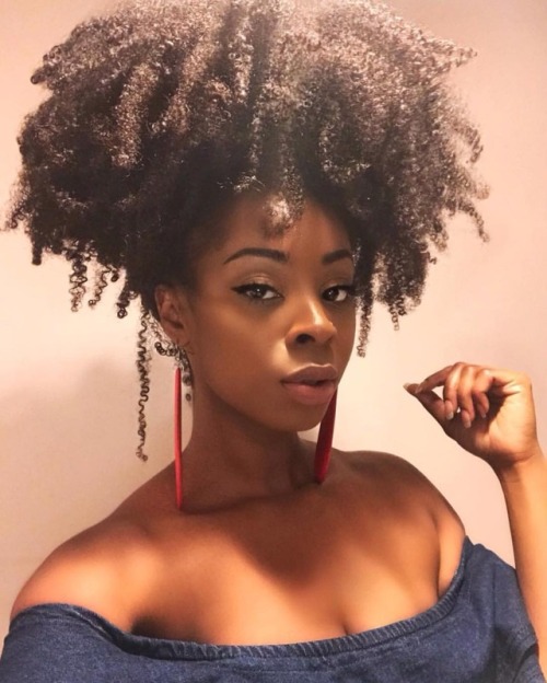 womenofwildwildwestafrica: IG: ange_liah NATURAL HAIR GURU  www.youtube.com/user/N