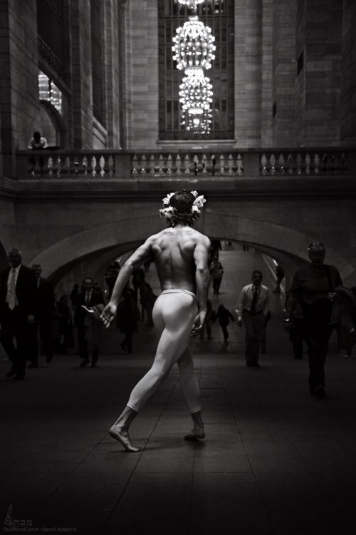 gay-erotic-art:  artofdavidkawena:  Australian dancer/choreographer Joseph Simons at the Grand Central Terminal in New york City. Photographed by David Kawena.   David Kaweena has quickly become another of my favorites. His use of lighting in both his