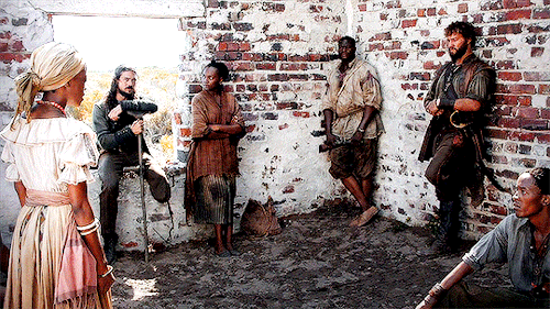oscarspoe:favorite tv show meme || Black Sails ↳ [2/3] colors: red