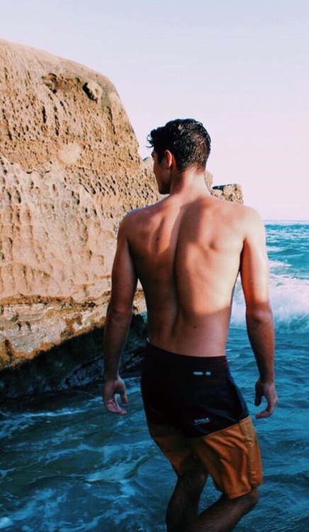 www.justnudeguys.tumblr.com