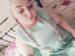 littleprincesschloe:  I thought i looked pretty yesterday   🍼🍭dont remove my caption, 18+ only🍭🍼