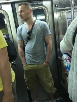 GAY MTA: Public New York Subway Pics and