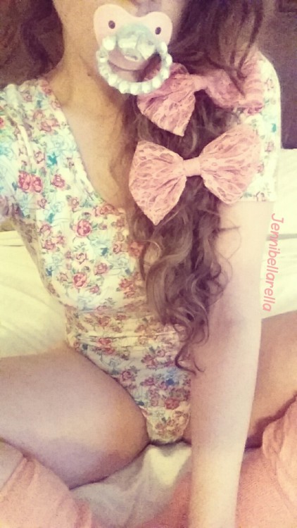 jennibellarella: It’s a Pretty day in my Littledom! Won’t you come and play with me?