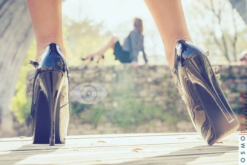 Un autre regard sur toi  #talons #talon #talonshauts #heels #heelsfetish #fetishheels #sexyheels #hi