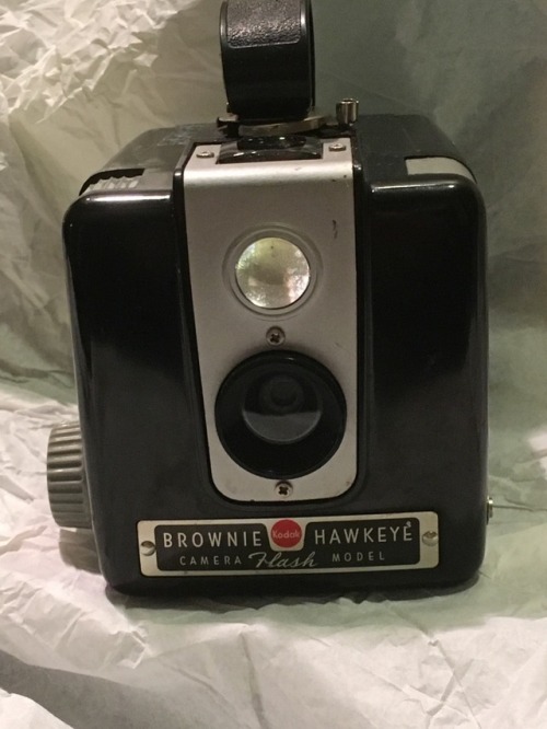 biv-e-ridge:and the treasure!!!! ive been looking for one of these for a while! kodak hawkeye flash,