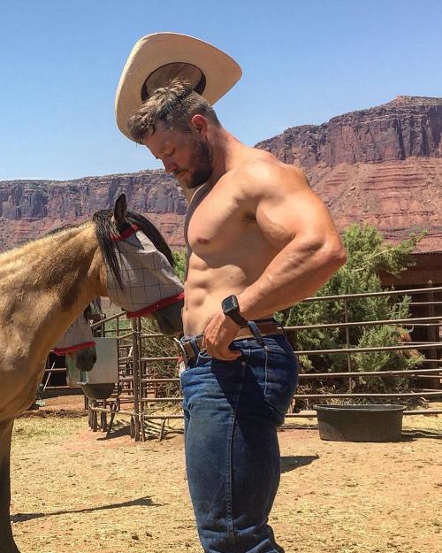 musclebuilding89:  nicephysiques:  @trace.trainer    Follow me