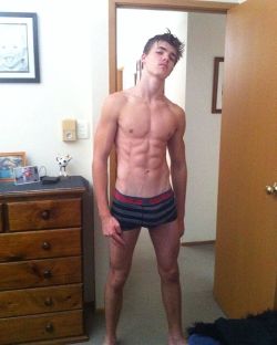 sexyboysbeingsexy.tumblr.com post 138632627544