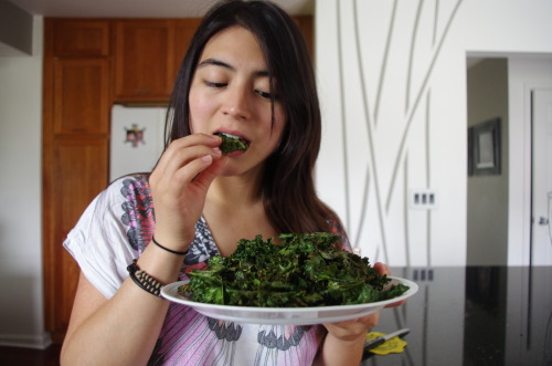 snack time! kale chips kale chips were a staple in my diet last summer and i totally forgot about th