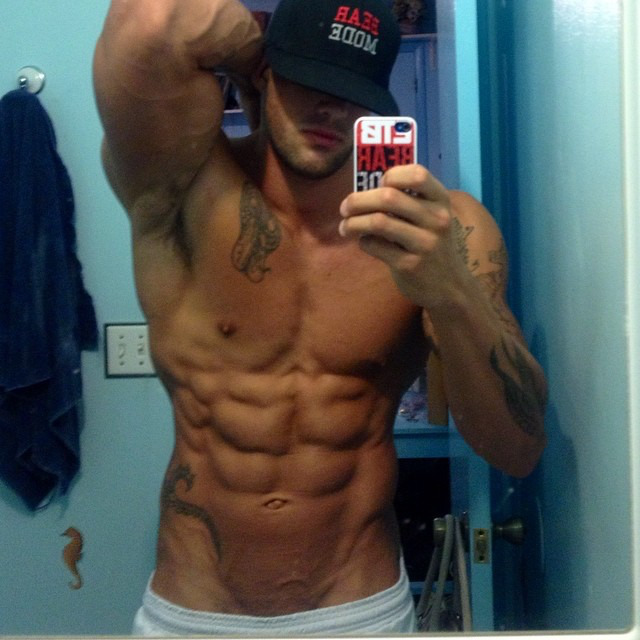 mystraightfriend:  malemayhem:    Mystraightfriend.tumblr.com
