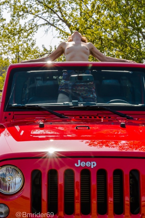 sheposesheshoots: Topless virgin no more…The Jeep that is. @sheposesheshoots