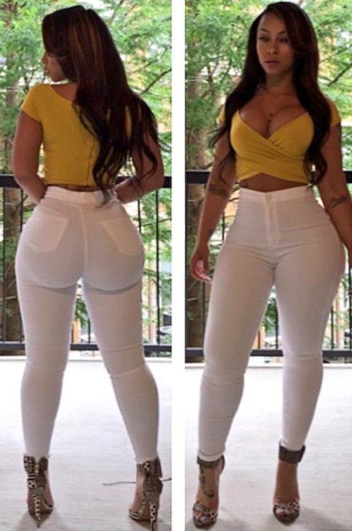 bigbootymagazine:  Damn ma How the hell you get all that in dem pants ma 