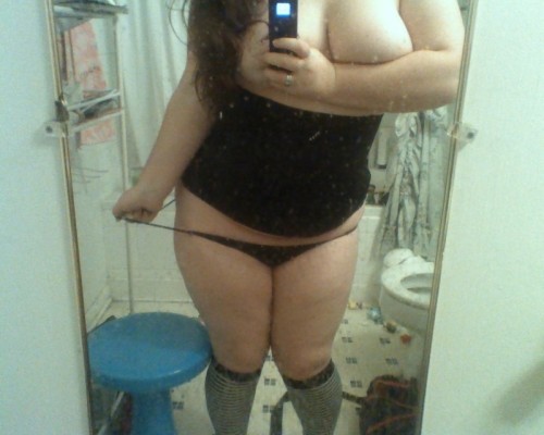 fat-selfie:  Hello, I’m Katherine. Do you like me? If yes, check my dating profile. 