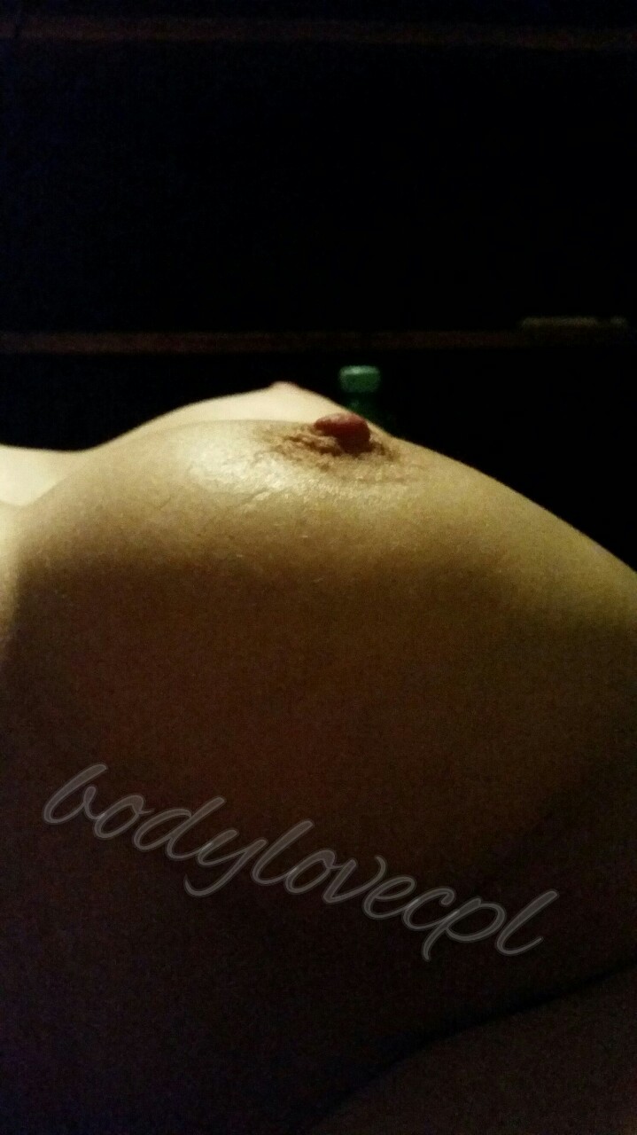 bodylovecpl:  Couldn’t resist to take that picture when we went to sleep last night