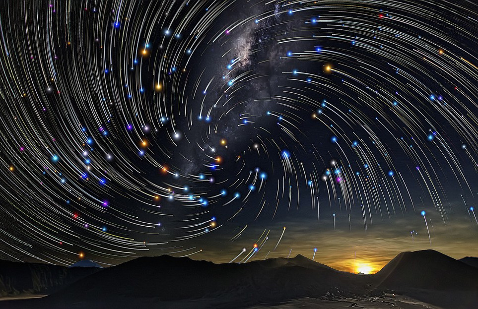 nubbsgalore:  these star trail composite images, created by stacking several photos