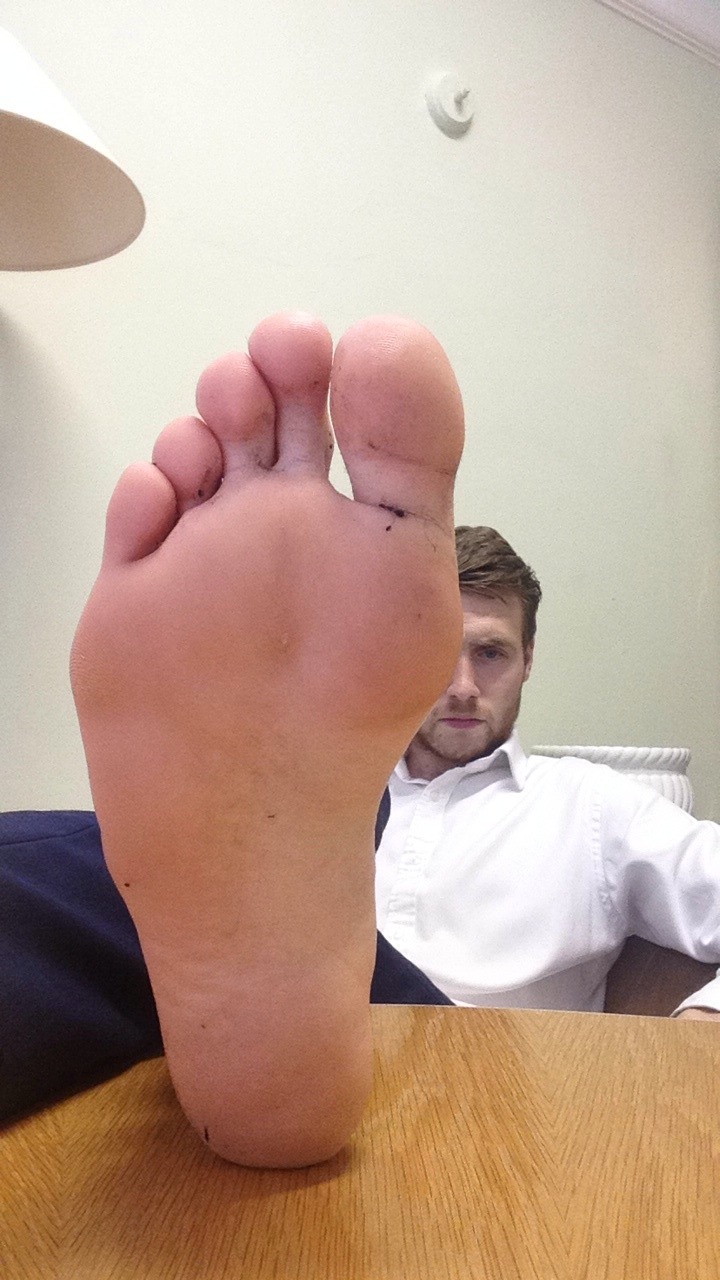 masterd90:  boys1feet:  #guy #feet #boy #foot #teen #boyfeet #boyfoot #worship #lick