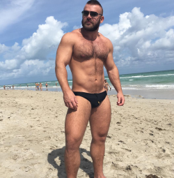 buttsandundies:  I wanna see your butt and undies SHOW ME HERE and follow for more of the same.  I wish I had the balls to wear a speedo to the beach at all, let alone one this skimpy!