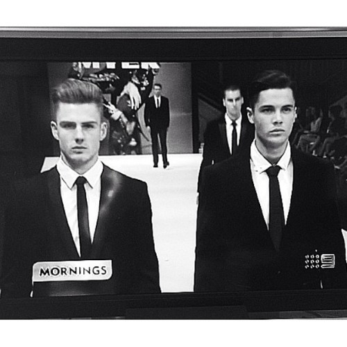 thomasdavenport:  Scared the shit out of myself flicking channels. @deanbartlett #myeraw13