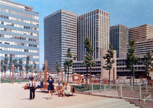 Courbevoie, quartier de la Défense.Les tours “Esso”, “Europe”, “Aquitaine”, “ EDF-GDF”, “Aurore”, “V