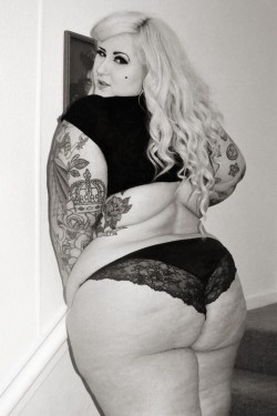 Fat ass, fat belly, tats… My kinda