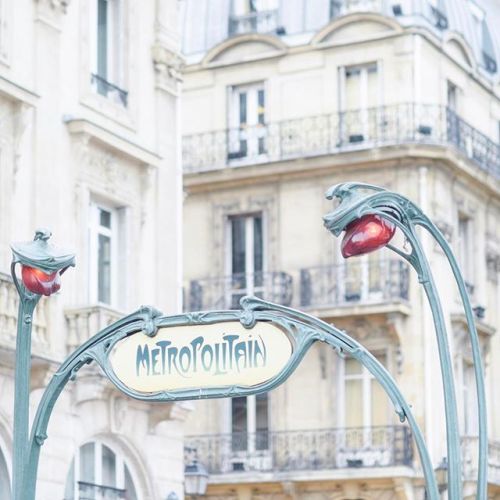  ♕Feminine Charm♕ | Metropolitan, Paris | by georgiannalane on Instagram