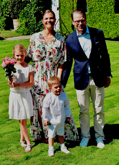 crownprincesses:The Crown Princess Family attend the Victoriadagen celebrations in Öland, Sweden. Ev