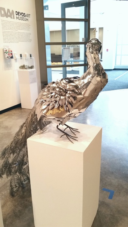 steampunktendencies:    Life-sized Peacock Sculpture made of spoons and other metal found objects by Liddlenomnom  