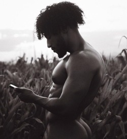 :j e f f ➡️ @jeff.virginioclick, reblog and follow ➡️ Blaqhomme 