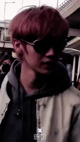 taemono:  Luhan seducing Sehun to change vans 