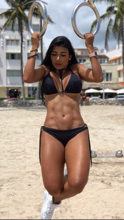 mysticgirlsperfection:  Aleja Gomez Source: reddit