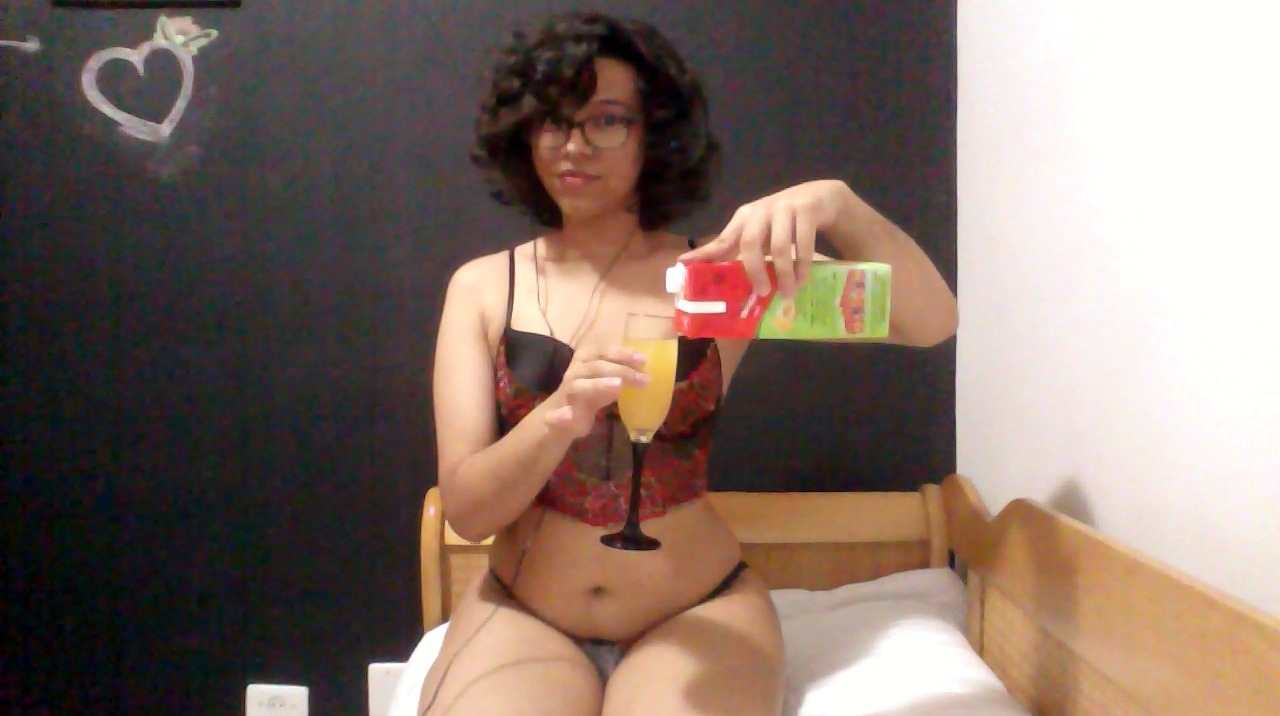 spectrumofadistantdream:  I’ve been drinking… passion fruit lol