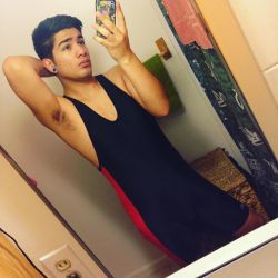 wrestle-me:  Good morning! Loving my new singlet ♥️ #gayboy #gayteen #gaywrestler #gaylatino #gayhispanic #gaymexican #wrestlingsinglet #spandex #lycra #instagay #sundaymorning #rainyday #goodmorning #mirrorpic #redandblack #singlet #tightfit #snugfit