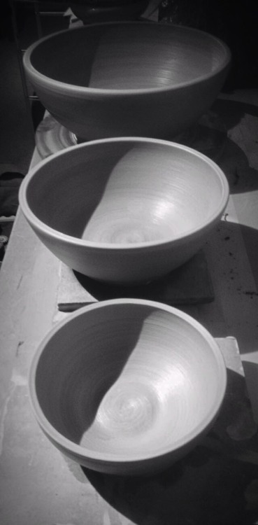 elizic:Nesting bowls just off the wheel