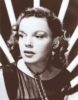 elzabethtaylor:  Judy Garland, circa 1948